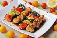 Шашлычки с индейкой и овощами