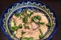 Курица под луково-миндальным соусом муркарма