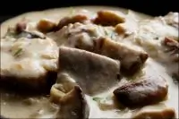 Язык в сметане в микроволновой печи