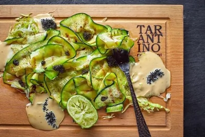 Цукини гриль с соусом понзу и щучьей икрой