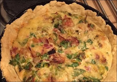 Деревенский луковый пирог с панчеттой