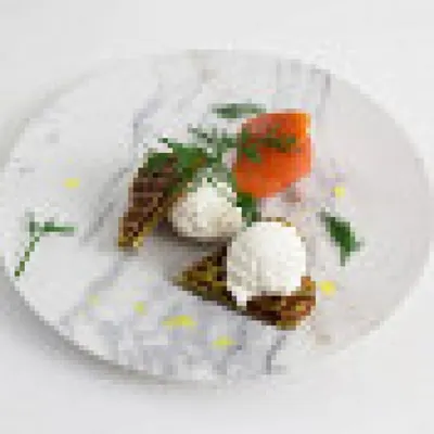 Вафли из цукини с лососем и сливочным сыром