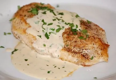 Курица с заправкой из йогурта