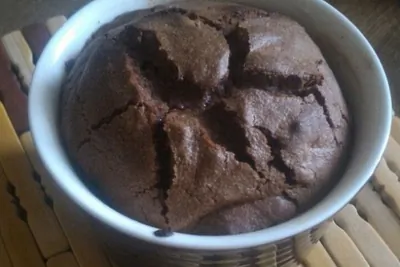 Шоколадный фондан с корицей и коньяком