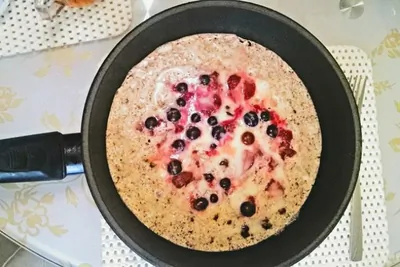 Шоколадный десерт на сковороде