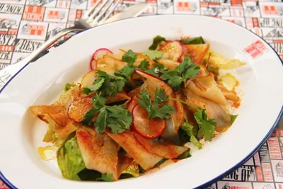 Салат с карпаччо из копченой куриной грудки от Chicken Run