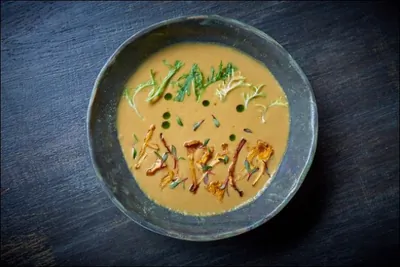 Сливочный крем-суп из лисичек с зеленью