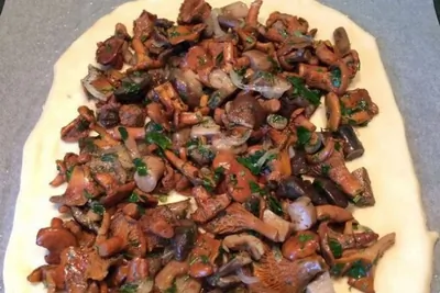 Ароматный пирог с грибами