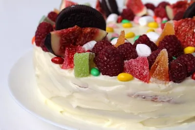 Ванильный торт со сливочным кремом