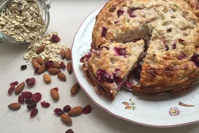 Диетическая запеканка из творога с вишней