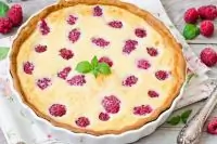 Малиновая шарлотка