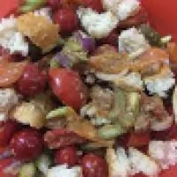 Салат из трех видов помидоров