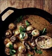 Свиная вырезка с грибным соусом и пюре с хреном