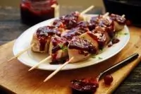 Индюшачий шашлык с клюквенным соусом