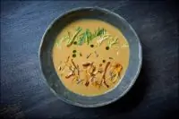 Сливочный крем-суп из лисичек с зеленью