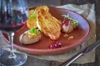 Паштет из куриной печени с круассаном