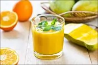 Морковно-манговый смузи с физалисом