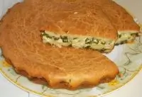 Заливной пирог с луком и яйцом