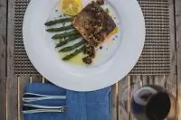 Нерка со спаржей и оливковой сальсой