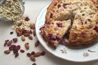 Диетическая запеканка из творога с вишней