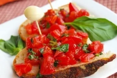 Кростини с запеченным сладким перцем