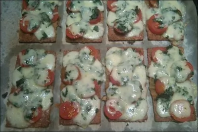 Моцарелла на хлебцах Finn Crisp