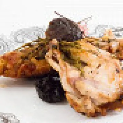 Кролик с черносливом