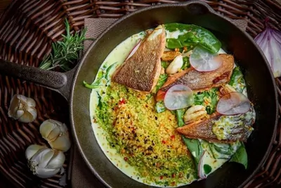 Запеченный лосось с булгуром