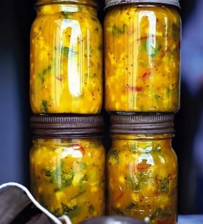 Пикули из зеленого перца чили в горчичном соусе