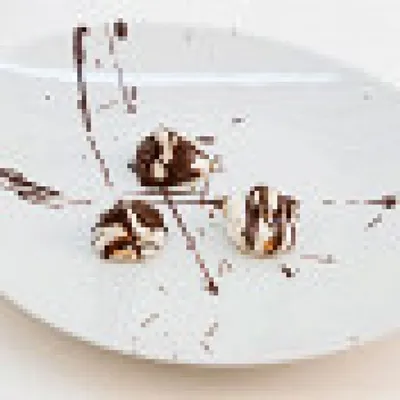 Меренги с фундуком и шоколадом