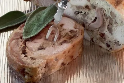 Галантин из цесарки с печенкой и грибами