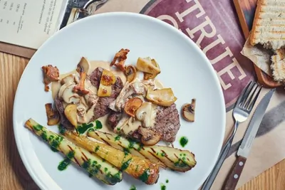 Медальоны из говядины