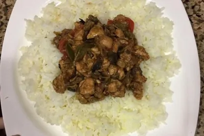 Соте с грибами и курицей по-турецки (Mantarlı Tavuk Sote)