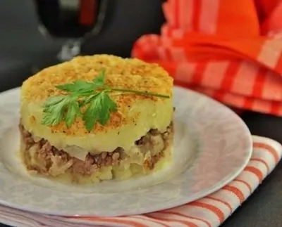 Картофельная запеканка с мясом и твердым сыром