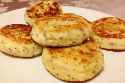 Диетические сырники с маком