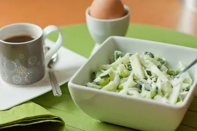 Салат из кольраби с огурцом