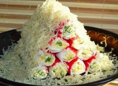 Закуска из крабовых палочек с сыром и зеленью