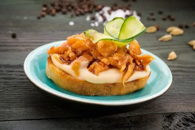 Тапас с копченой форелью и пастернаком от Open WINEandTable