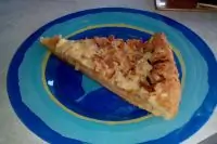 Миланский пирог с яблоками и луком