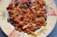 Тушеное овощное рагу с грибами