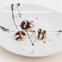 Меренги с фундуком и шоколадом