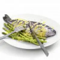 Форель с миндалем и спаржей