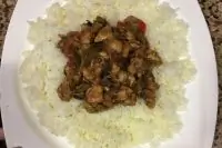 Соте с грибами и курицей по-турецки (Mantarlı Tavuk Sote)