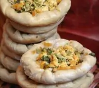 Лепешки с яйцом и зеленым луком