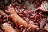 Тушеная фасоль с домашней колбасой