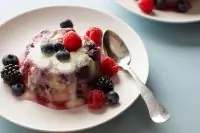 Пудинг с ягодами на овсянке