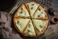 Хачапури с черным трюфелем