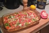 Запеченная брюссельская капуста с рыбой и помидорами