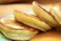 Пышные оладьи на горячем кефире