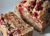 Постный кекс с миндалем и брусникой